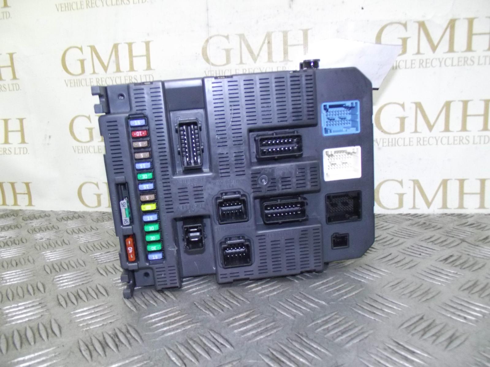 CITROEN C4 1.6 HDI DIESEL INTERIOR UNDER DASH FUSE BOX ... c4 fuse box 