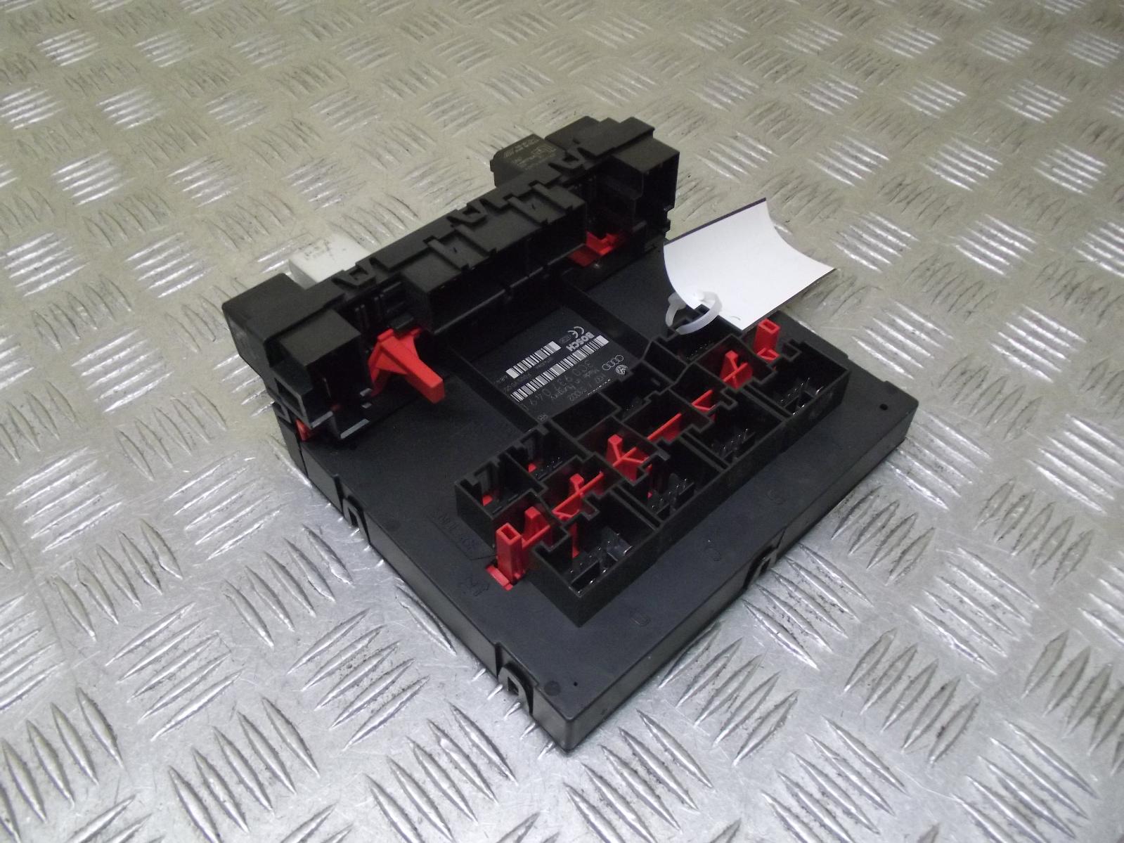 VOLKSWAGEN TOURAN 1.9 DIESEL FUSE BOX BOSCH F005V00525 3C0937049D