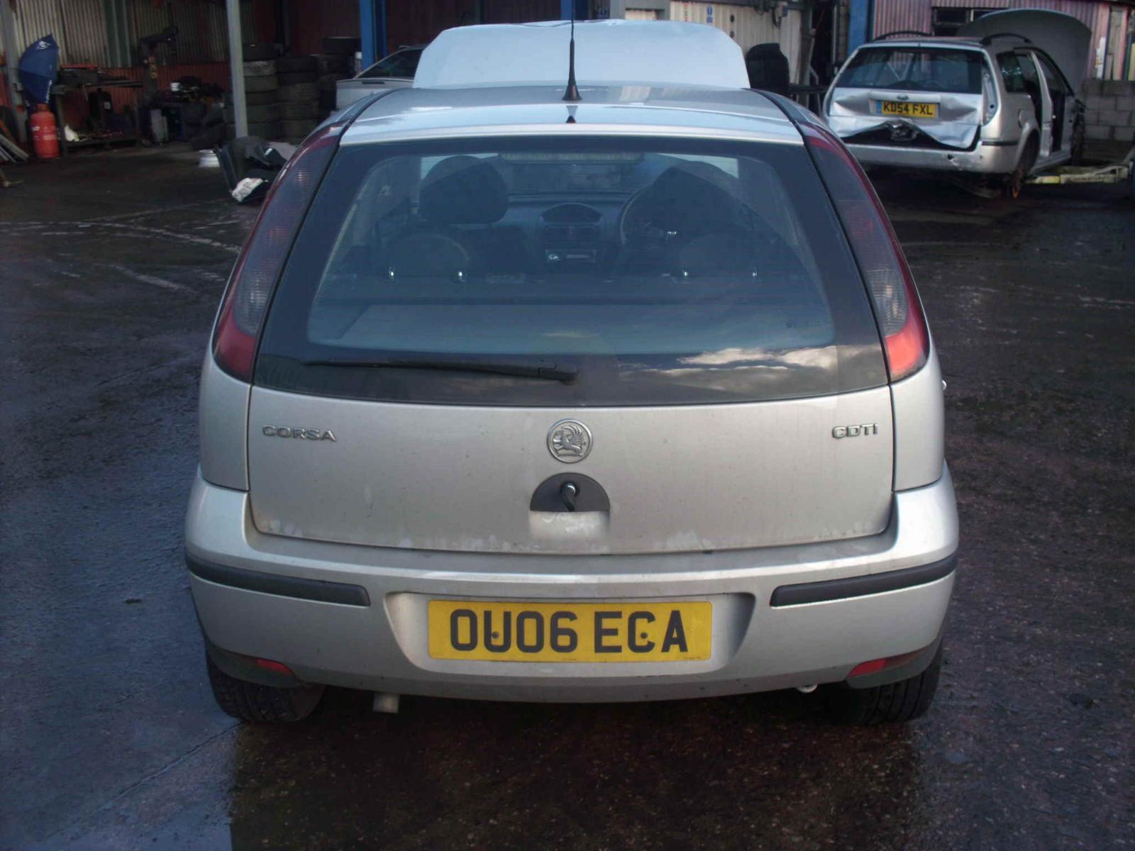 vauxhall corsa c 1 3 cdti diesel interior fuse box